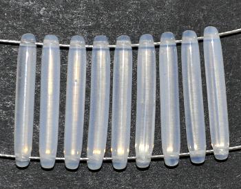 Glasperlen Stäbchen
 mit zwei Löchern
 milchweiß opal