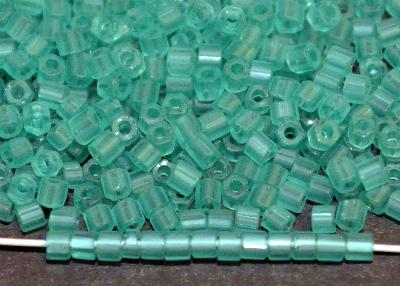 2 cut beads von Ornella Preciosa Tschechien,
 smaragd mattiert / frostet