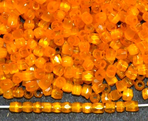 3-Cutbeads von Ornella Preciosa Tschechien 
 Satinglas orange