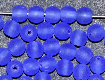 Glasperlen rund
 blau transp. mattiert ( frostet ),
 hergestellt in Gablonz / Tschechien