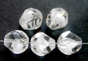 geschliffene Glasperlen
 kristall mit weißen Einschluss