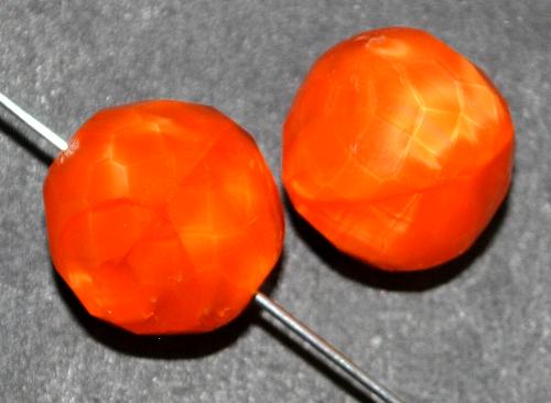 facettierte Glasperlen, 
 Perlettglas orange, 
 hergestellt in Gablonz / Tschechien