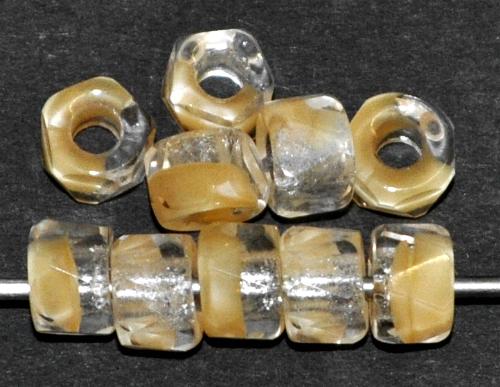 facettierte Glasperlen 
 kristall beige, 
 hergestellt in Gablonz / Tschechien