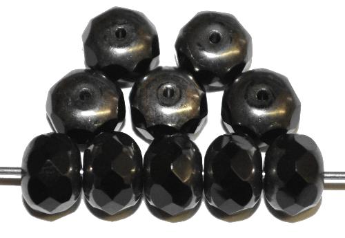 Glasperlen Linse mit facettiertem Rand,
 schwarz mit Antiksilber-Veredelung,
 hergestellt in Gablonz / Tschechien