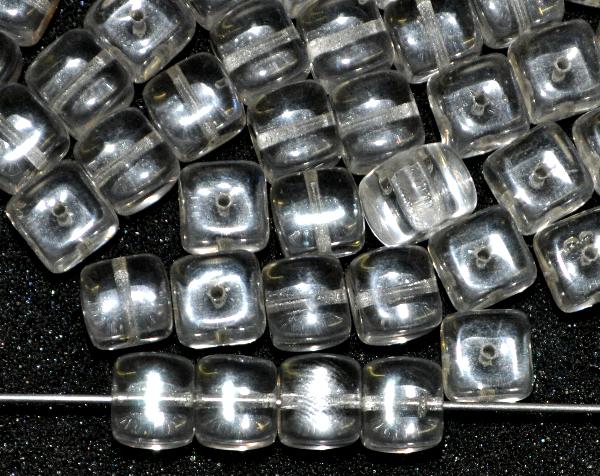 Glasperlen
 Würfel kristall,
 hergestellt in Gablonz / Tschechien