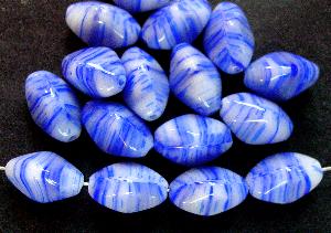 Glasperlen dreieckiger Querschnitt
 weiß blau,
 hergestellt in Gablonz / Tschechien