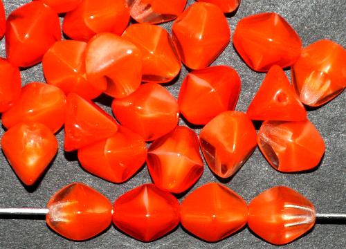 Glasperlen Pinchbeads 
 Dreieckform 
 orange kristall, 
 hergestellt in Gablonz / Tschechien