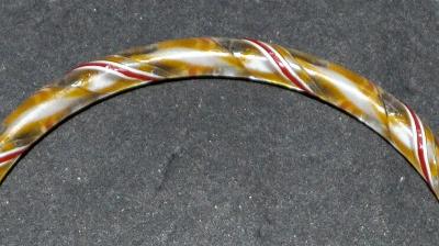 Glasreifen ( bangeles )
 für Gablonzer Weihnachtsschmuck,
 um 1900 in Gablonz/Böhmen hergestellt
