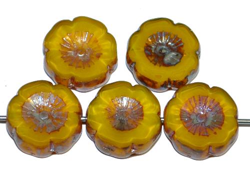 Glasperlen / Table Cut Beads Blüten geschliffen
 Perlettglas gelb mit picasso finish
 hergestellt in Gablonz / Tschechien 