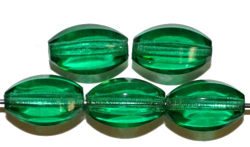 von Hand geschliffene Glasperlen,
 Längsschliff smaragd transparent, um 1930 in Gablonz/Böhmen hergestellt