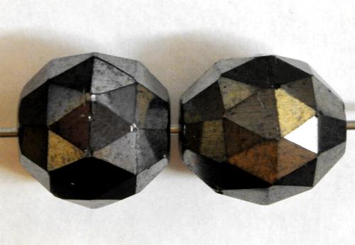 facettierte Glasperlen, 
 schwarz mit Lüster, 
 um 1920/30 in Gablonz/Böhmen hergestellt