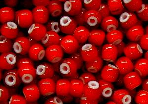 Rocailles von Ornella Preciosa Tschechien,
 rot mit weißen Kern