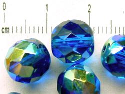 facettierte Glasperlen
 blau mit AB,
 hergestellt in Gablonz / Tschechien