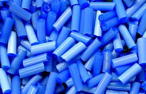 Stiftperlen hergestellt von Preciosa Ornella Tschechien,
 Satinglas blau