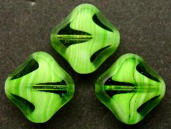 Glasperlen / Table Cut Beads 
 geschliffen 
 kristall grün weiß
