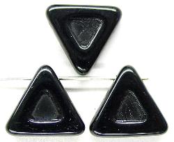 Glasperlen Dreiecke, 
 schwarz,
 hergestellt in Gablonz / Tschechien,