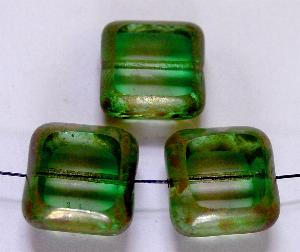 Glasperlen kristall grün,
 Table Cut Beads geschliffen
 mit Travertin-Veredelung