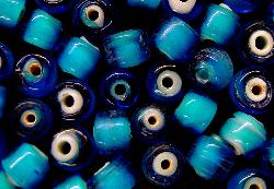 handgefertigte Wickelglasperle,
 blau mit weißen Kern