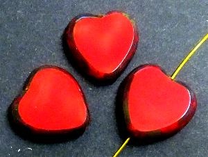 Glasperlen / Table Cut Beads
 Herzen geschliffen
 rot opak mit picasso finish