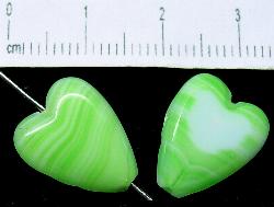 Glasperlen geschliffen / Table Cut Beads, 
 Herzen grün marmoriert,
 eine Seite ist geschliffen,
 hergestellt in Gablonz / Tschechien