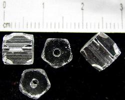 Glasperlen geschliffen 
 Stäbchen fünfkantig
 kristall